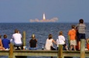 Thumbnail Viewers watch Space Shuttle Atlantis launch