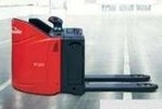 Thumbnail Linde Pallet Truck Type 131: T20AP, T20SP, T24AP, T24SP Operating Instructions (User Manual) Thumbnail Linde Pallet Truck Type 131: T20AP, T20SP, T24AP, T24SP Operating Instructions (User Manual)