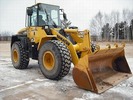 KOMATSU WA200-5 WHEEL LOADER OPERATION & MAINTENANCE MANUAL (S/N: 68582 and up)