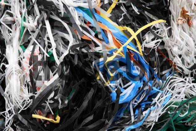 Shredded paper for recycling - Download Pictures / Graphics
