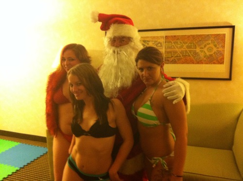 Pay for FFGPIC078 Santa Beatdown